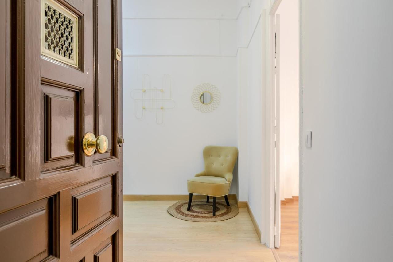 Avanti La Campana, Con Un Balcon Que Te Enamorara Del Ambiente De Sevilla מראה חיצוני תמונה