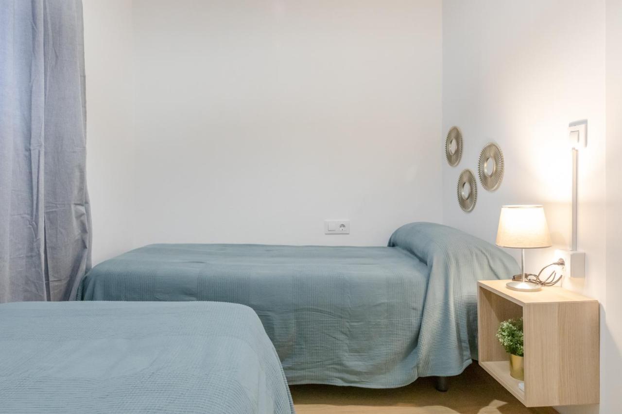 Avanti La Campana, Con Un Balcon Que Te Enamorara Del Ambiente De Sevilla מראה חיצוני תמונה