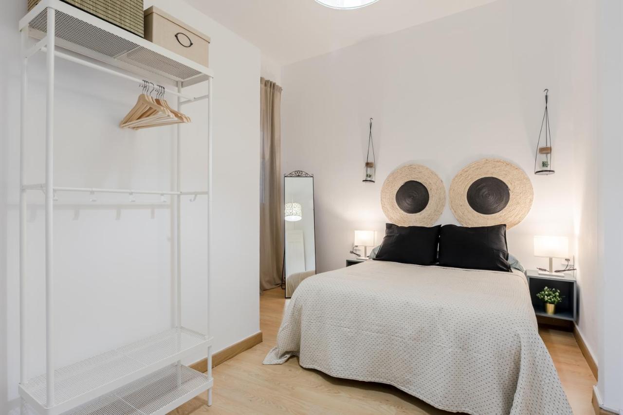 Avanti La Campana, Con Un Balcon Que Te Enamorara Del Ambiente De Sevilla מראה חיצוני תמונה