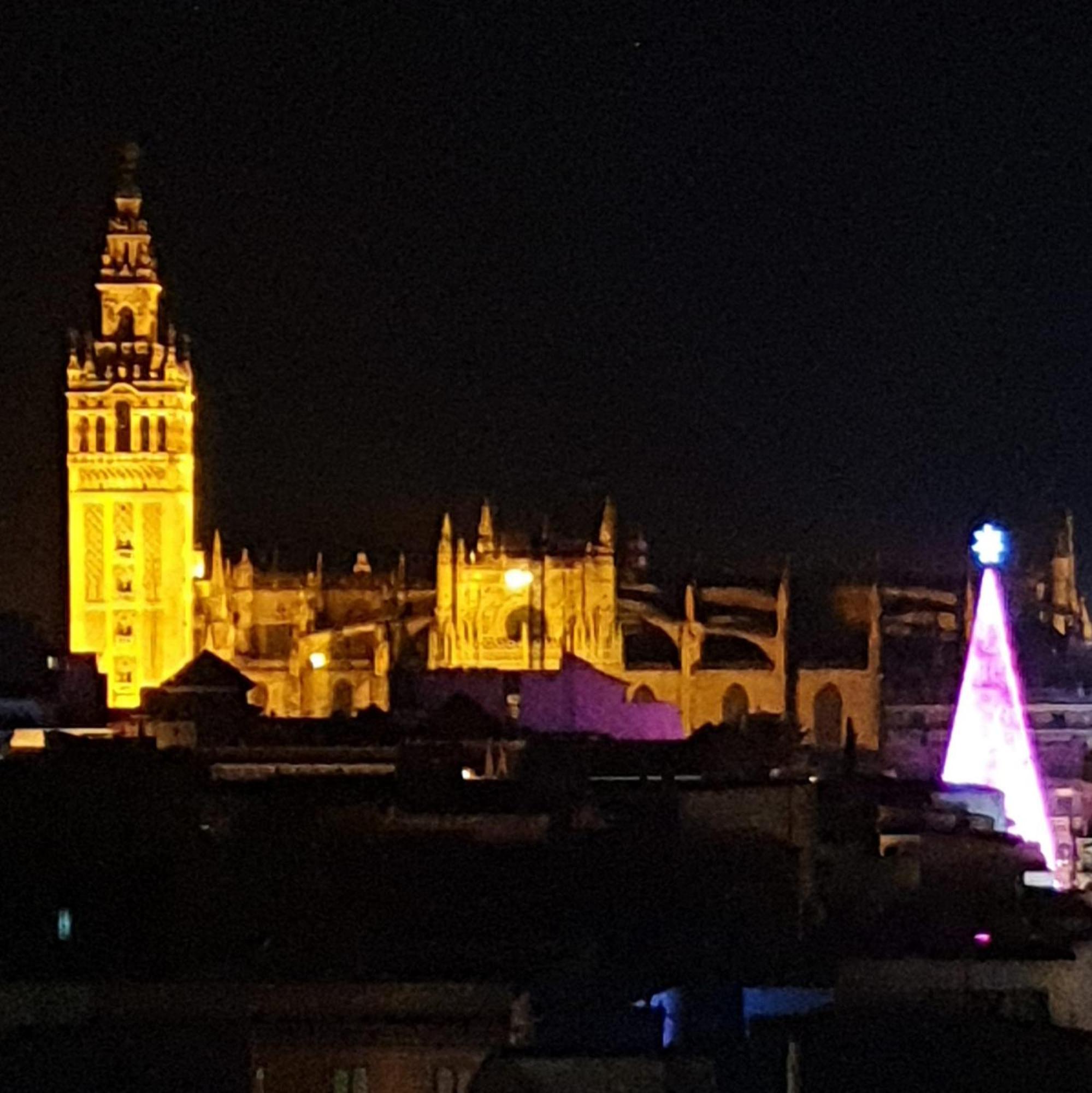 Avanti La Campana, Con Un Balcon Que Te Enamorara Del Ambiente De Sevilla מראה חיצוני תמונה
